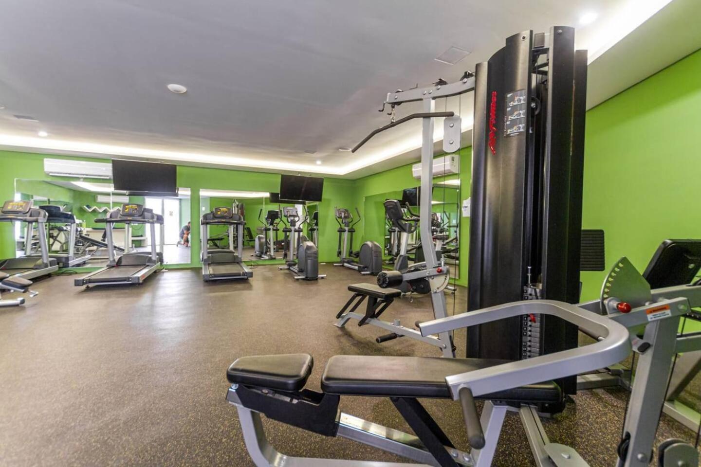 Luxury Condo, 1br 1ba, 200mb, Gym Sauna Cinema Apartamento Playa del Carmen