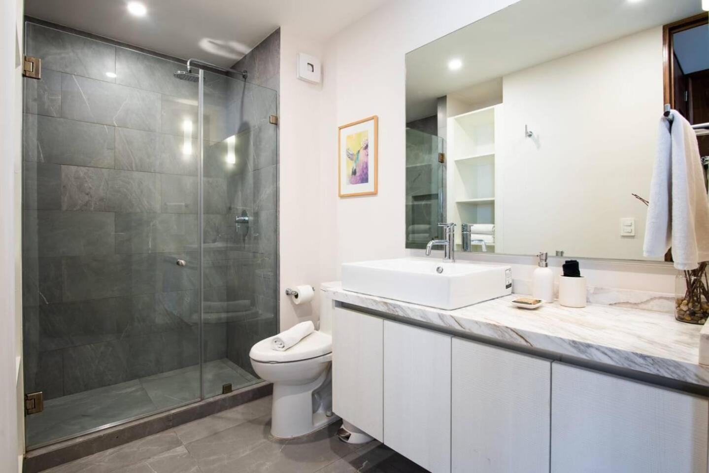 Apartamento Luxury Condo, 1br 1ba, 200mb, Gym Sauna Cinema